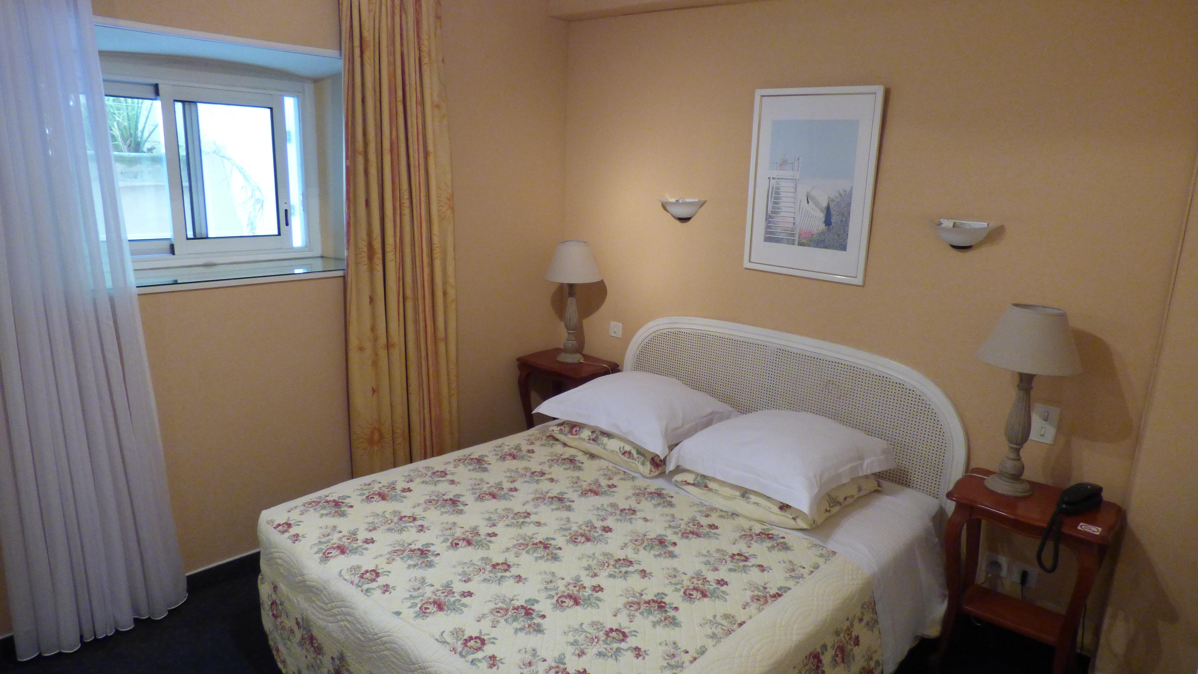 Hotel L'Olivier - Piscine & Parking Cannes Ngoại thất bức ảnh