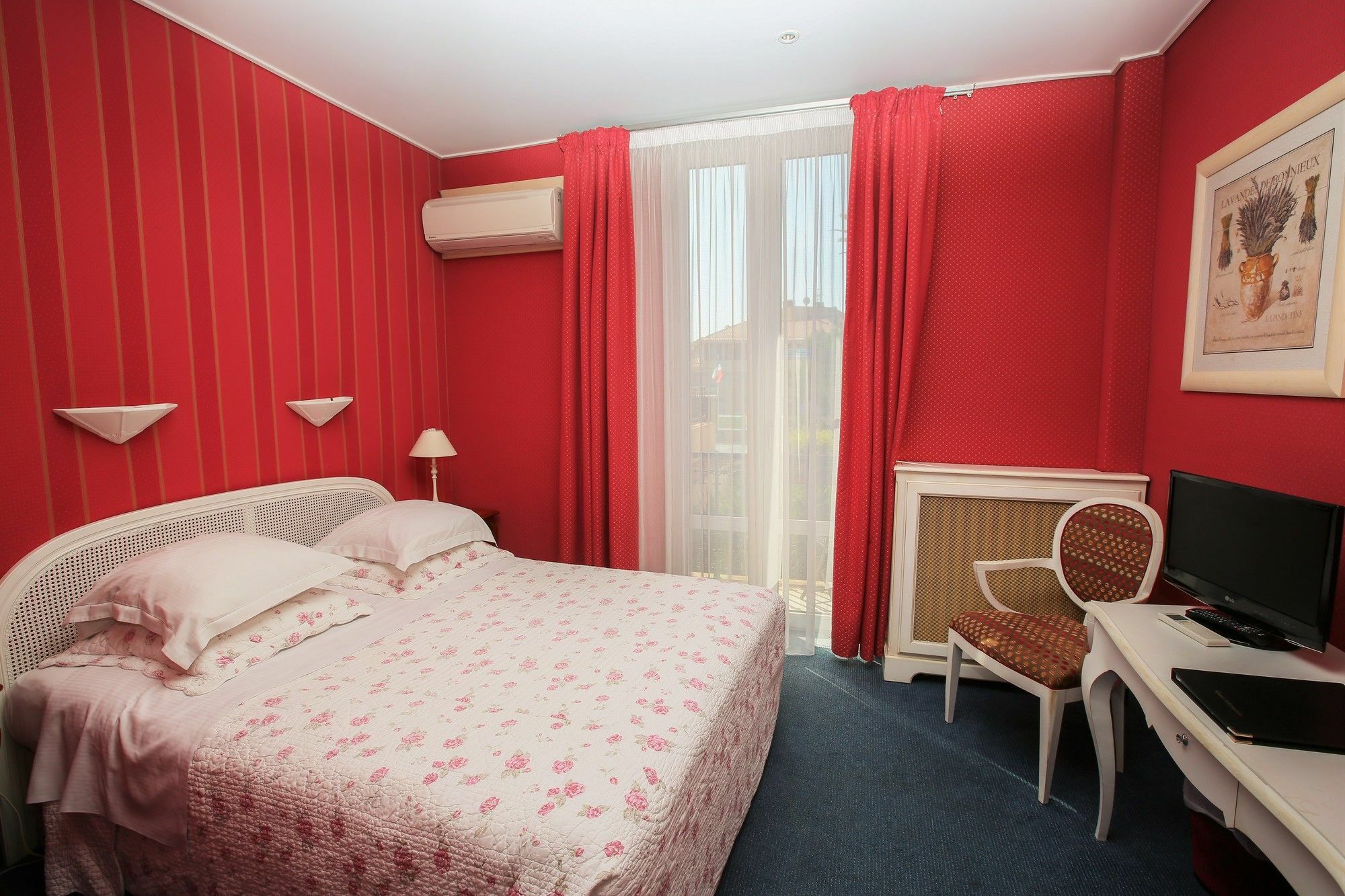 Hotel L'Olivier - Piscine & Parking Cannes Ngoại thất bức ảnh