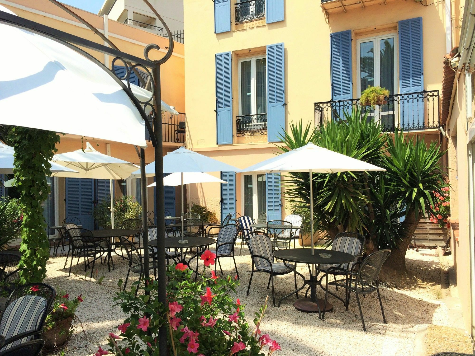 Hotel L'Olivier - Piscine & Parking Cannes Ngoại thất bức ảnh