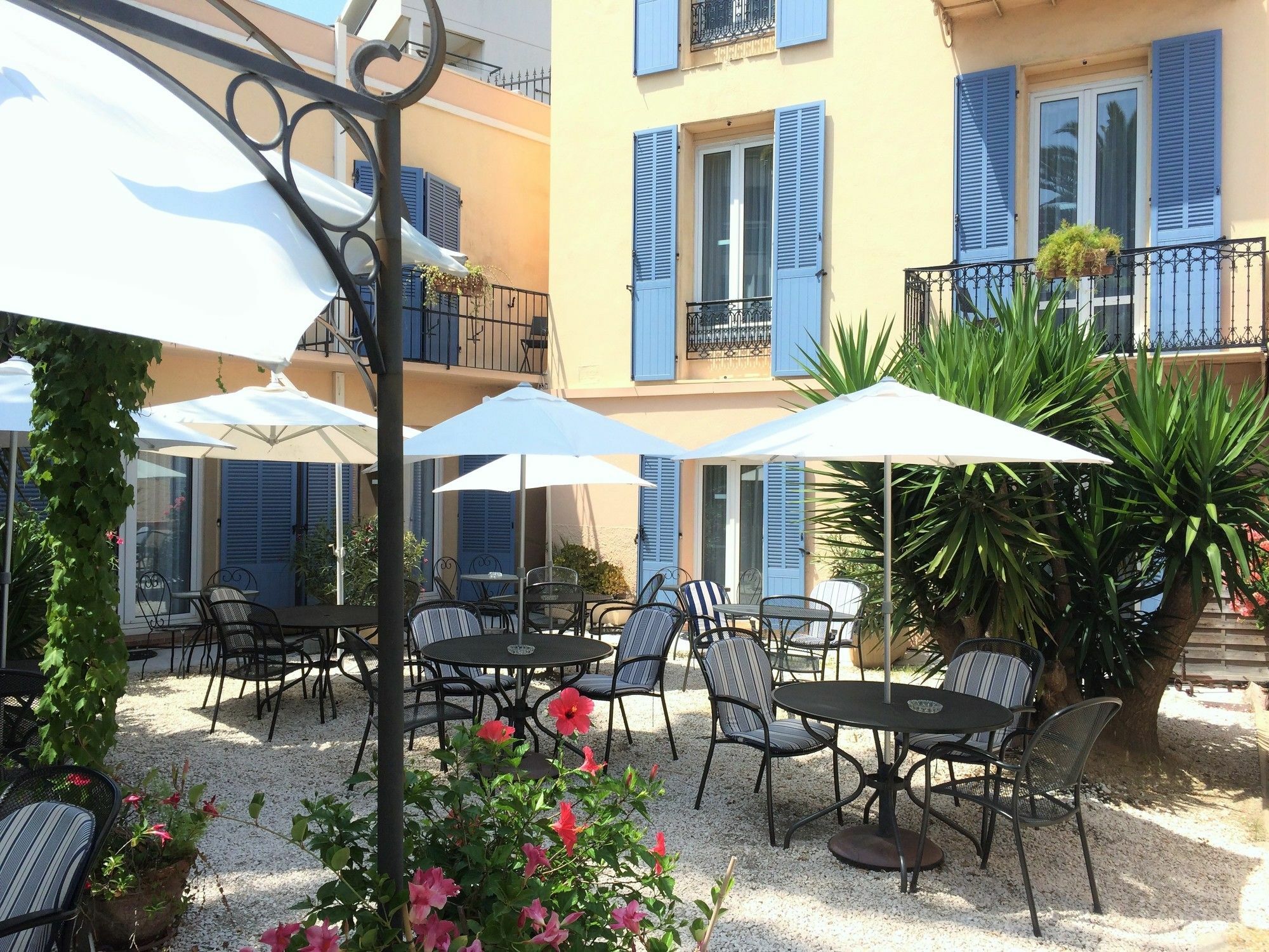 Hotel L'Olivier - Piscine & Parking Cannes Ngoại thất bức ảnh