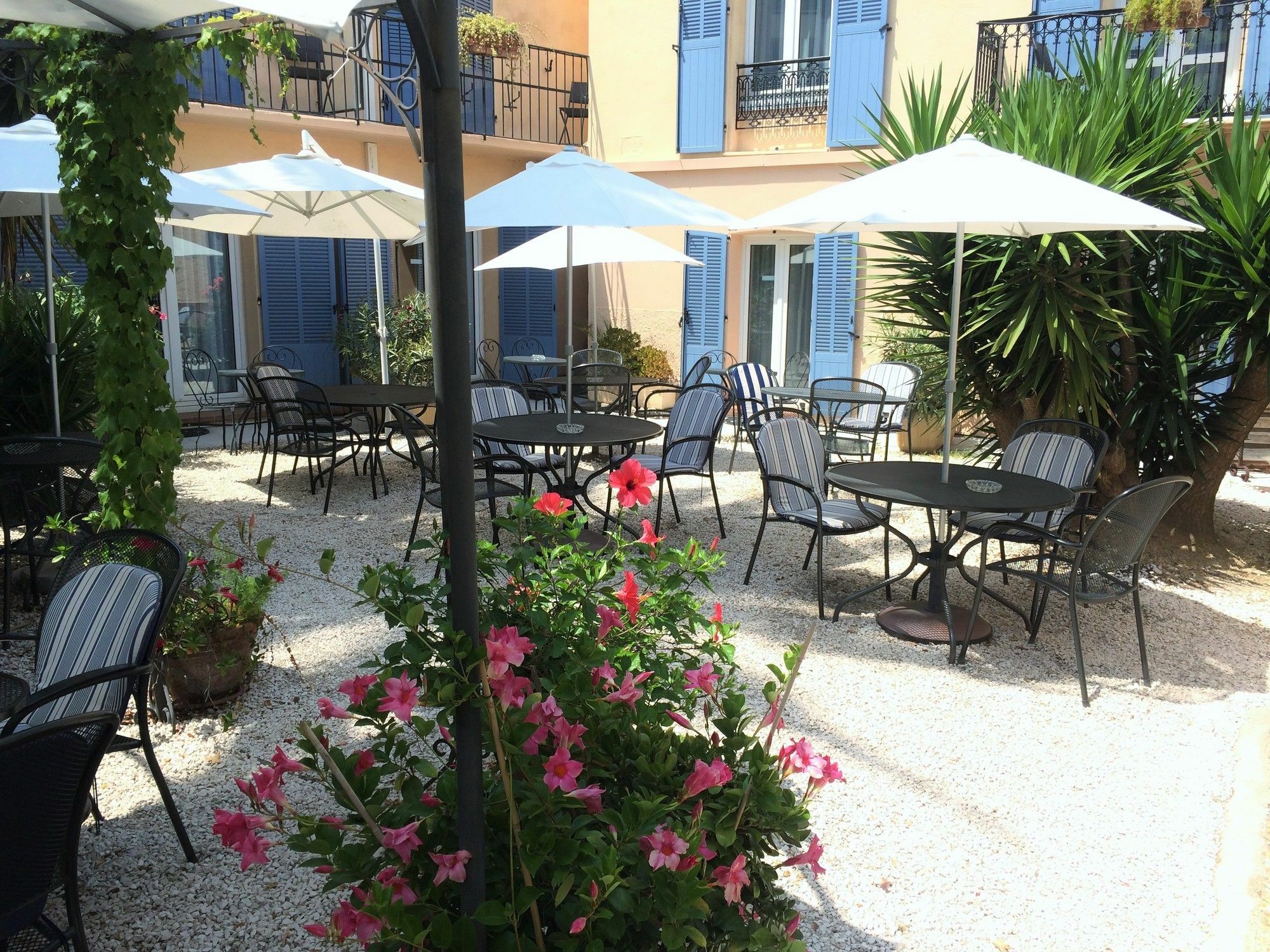 Hotel L'Olivier - Piscine & Parking Cannes Ngoại thất bức ảnh